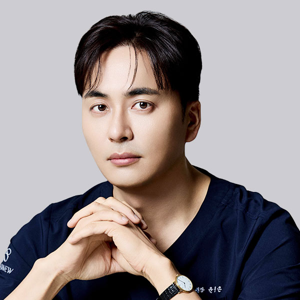 Dr Yoon Sung Eun as aesthetic clinic doctor for Illumia Medical in Singapore